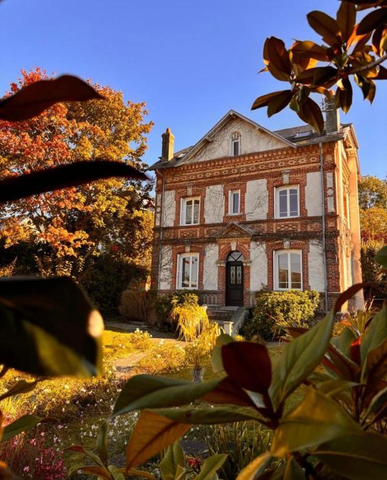 Belle villa privée, limitrophe Trouville sur-mer, proche Deauville