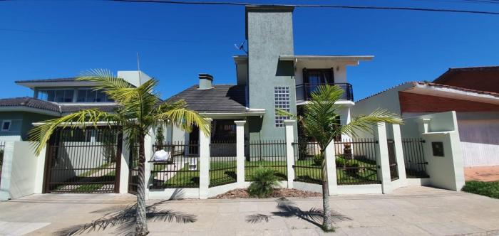Casa com piscina em Torres