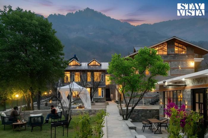 StayVista at The River Story - Raison with Lawn, BBQ