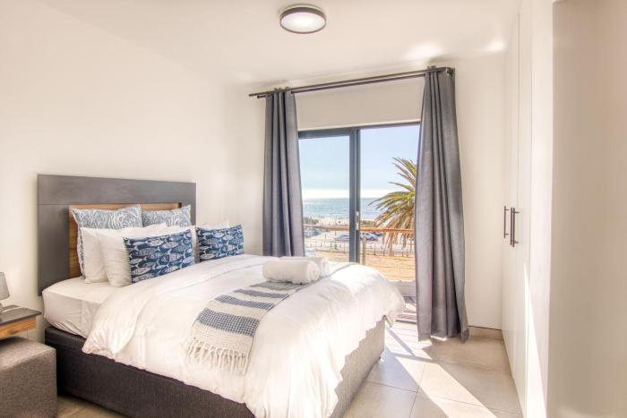 Ocean & Mountain View Escape, 100m Walk to beach - Gordons Bay