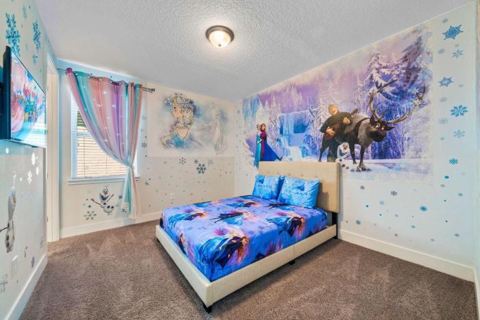 Stylish 5 Bdrm Retreat with Great Themed Rooms at Encore