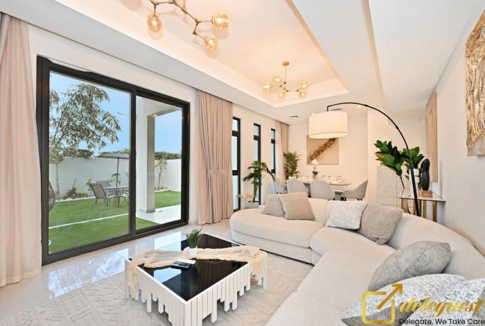 Signature 3BR Maid Villa DH2 by Deleguest