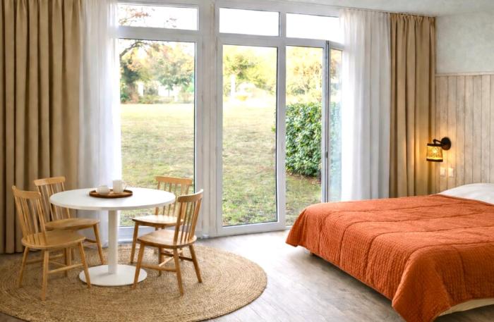 Grand studio jardin et piscine Coeur St-Martin