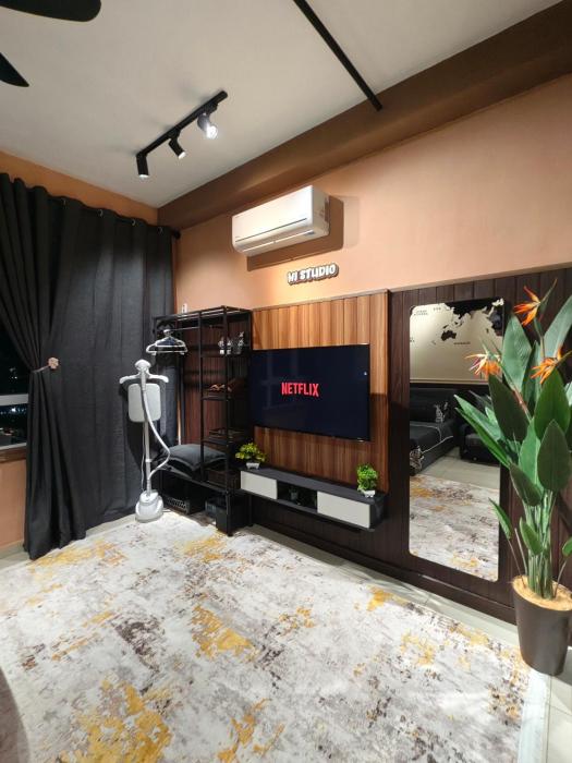HI Studio Mesahill Premier - KLIA - Bathtub - WIFI & NETFLIX