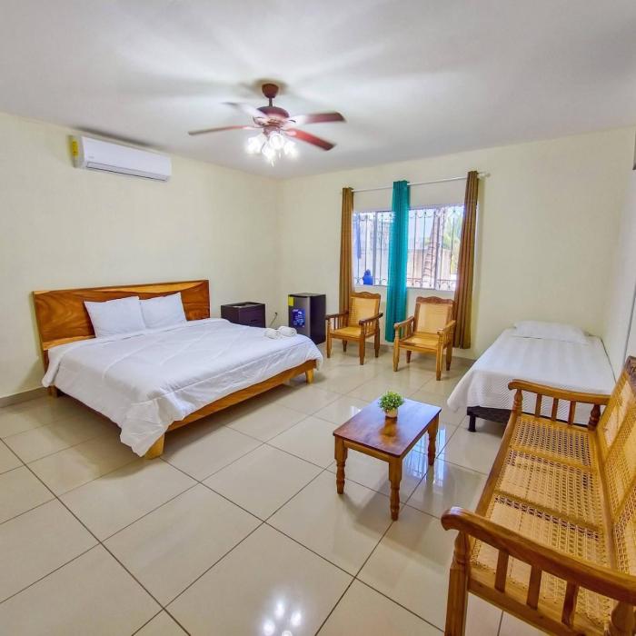 Hotel y restaurante el faro resort