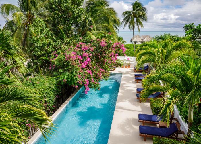 Weezies Ocean Front Hotel and Garden Cottages