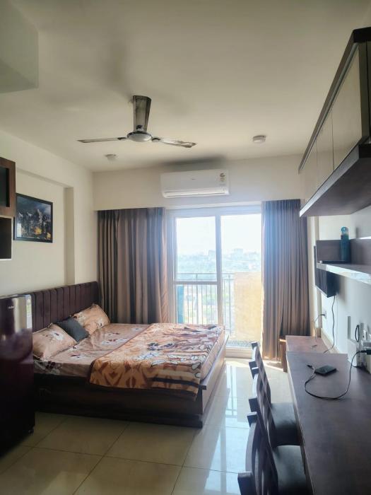 Modern Studio with Balcony & Kitchen