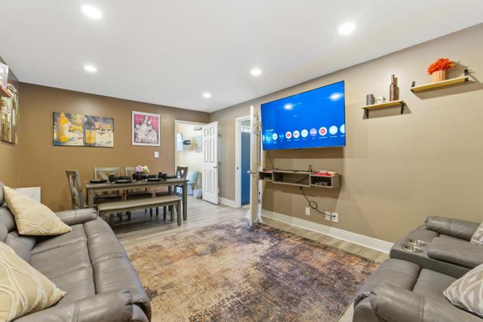 Spacious 3BR Condo in DTWN