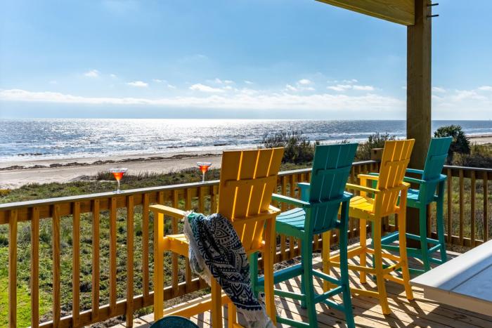 Laguna Villa: The Ultimate Beachfront Mega-Retreat: 9BR, Sleep 32