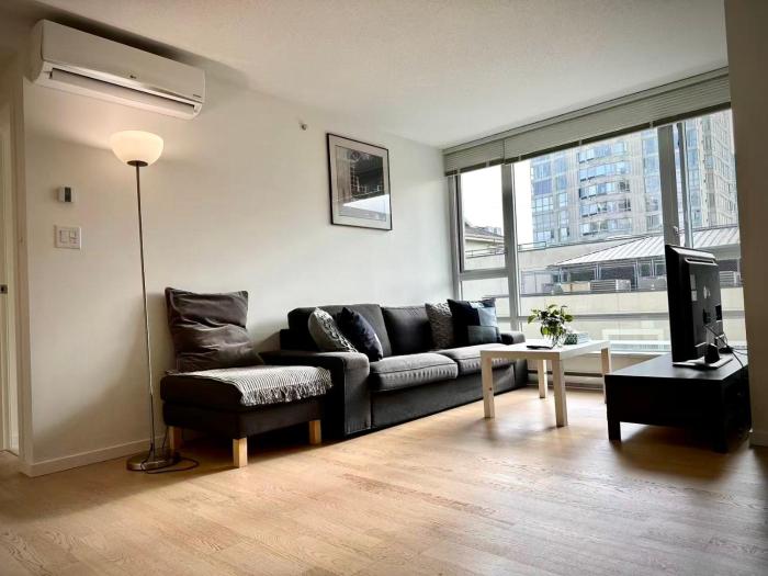 Pleasant and convenient 1B1B close to Richmond Center