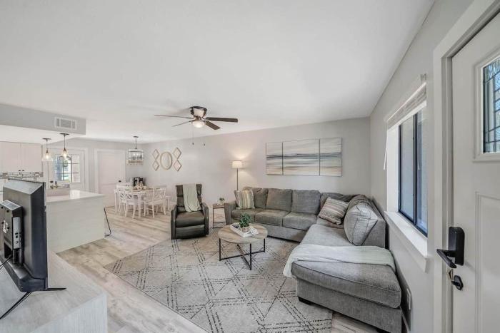 Resort Townhome with Pool & Golf Cart