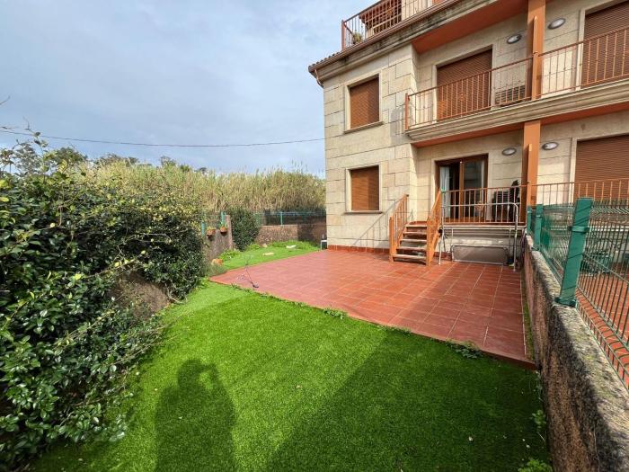 A 50 metros de playa azul y vistas a la ria