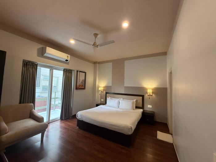 BedChambers Premium Hotel Sector 29 Near IFFCO Chowk, Gurugram