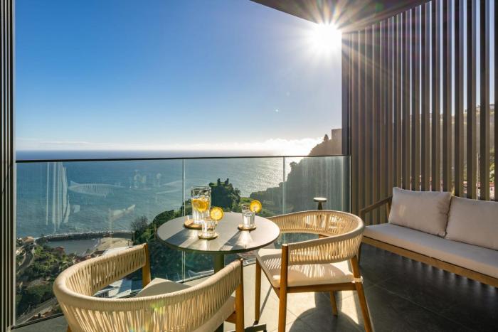 Calheta Hills IV Apartment with Sea View