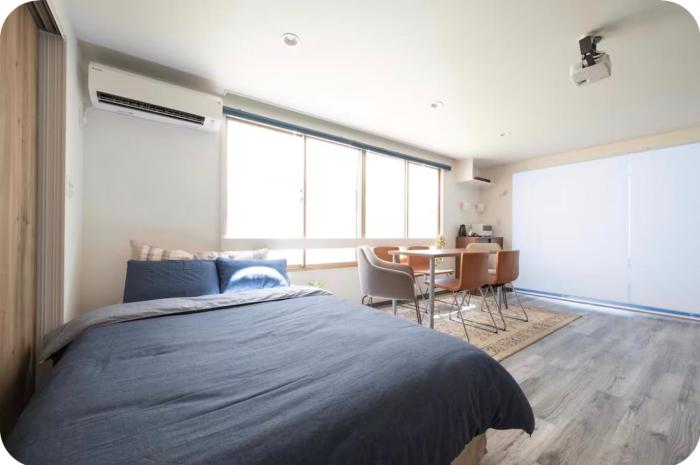 13分新宿直通 広々70平米 キッチン完備 駅5分 清潔でゆったり泊まれる 大型リビング付きアパート