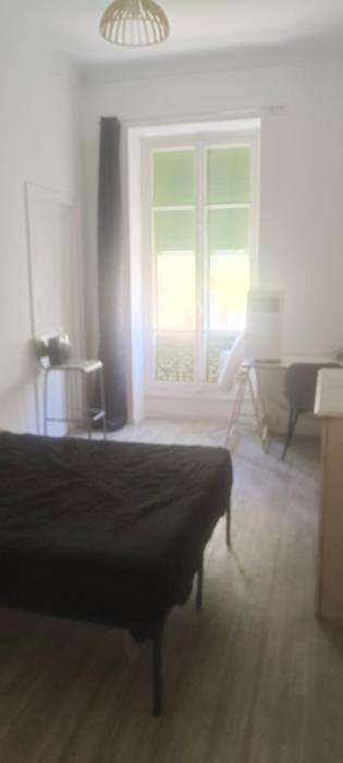 plein centre Nice magnifique chambre double climatisée