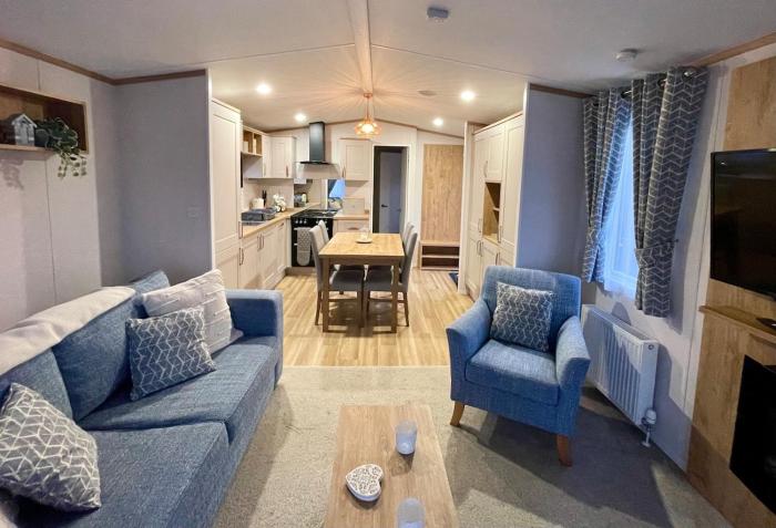 Beautiful home in Away Resorts, St Helens