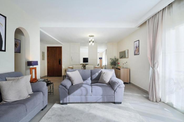 Luxurious 2 Bedroom Entire Apt