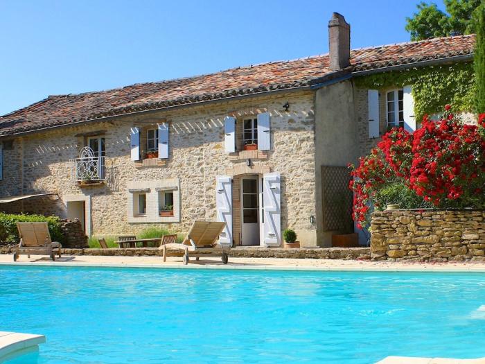 La Bomba Is A Stunning Farmhouse in Glorious Countryside With Private Pool