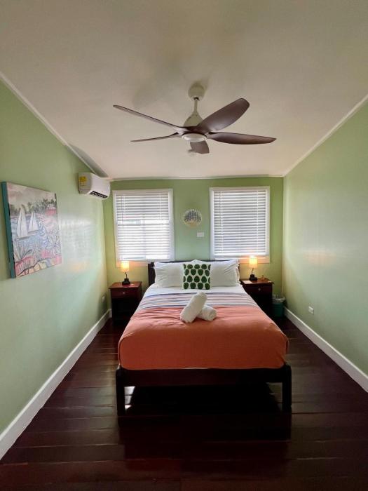 Waterfront Hotel Iguana Room