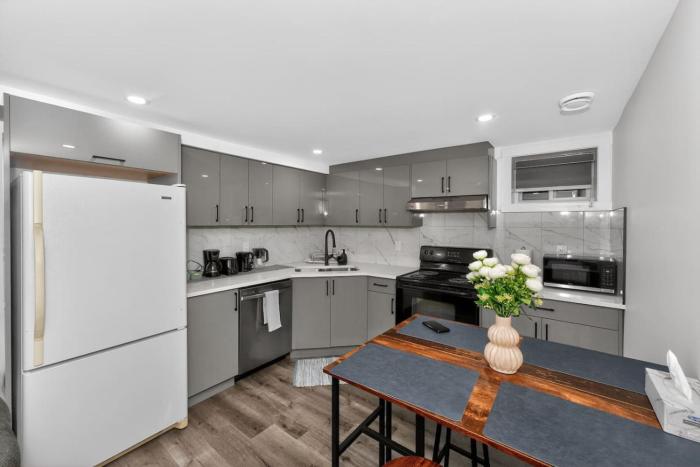 New 2BR Home | Family Friendly | Near YYC Airport & Downtown - 4412 – DN