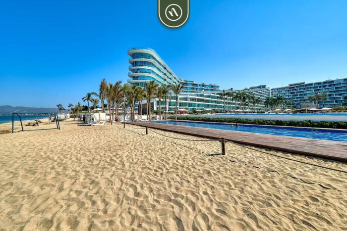 Oceanfront 2BR Condo -Private Balcony - Beach