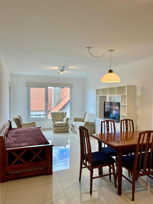 Bariloche con balcon y estacionamiento