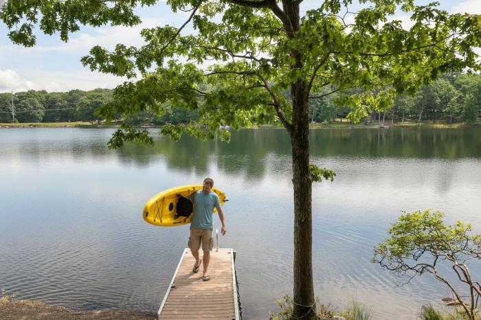 Lakefront, Hot Tub, Heated Pool, Beach, Free Boats
