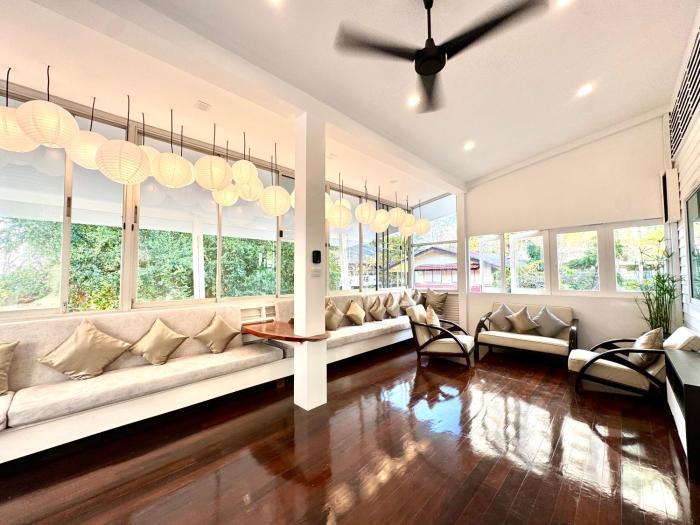 Sunset Beach Villa Wongamart Pattaya