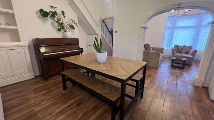 Liverpool Maple House 3Bed - Walk to Anfield stadium