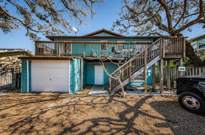 Tropical Indian Rocks Beach suite B