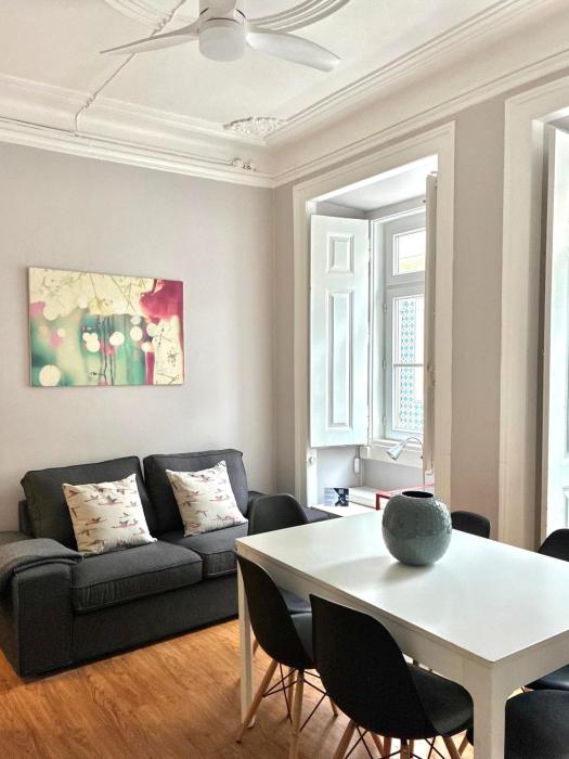 B1 Luminous Gem for 6 in BICA Neighborhood - LIS Downtown!