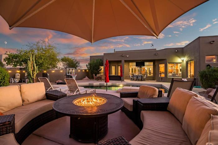 5BR Pool Patio Outdoor TV & In-Pool Hoops