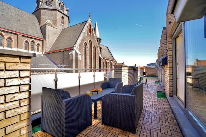 Penthouse with a Neo-Gothic Parish church view