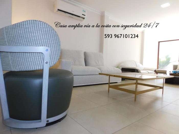 Guayaquil amplia casa 4 dormitorios sector comercial