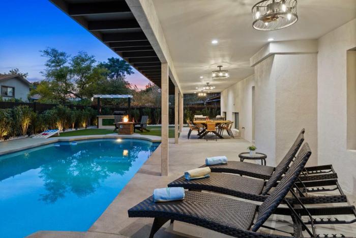 Valley View Chic Design with Pool Grille Firepit