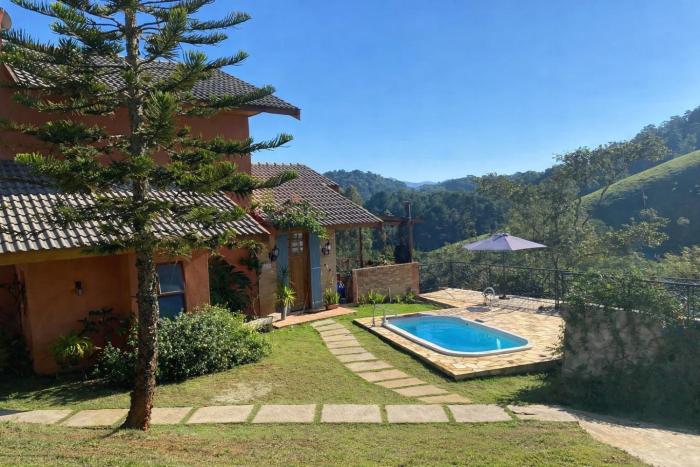 Refúgio nas Montanhas Vista incrível, Piscina e a 2 km do centrinho