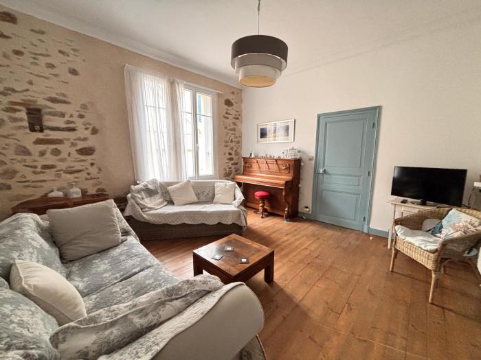 Maison 3 chambres centre ville, accès plage, WIFI inclus - FR-1-197-641