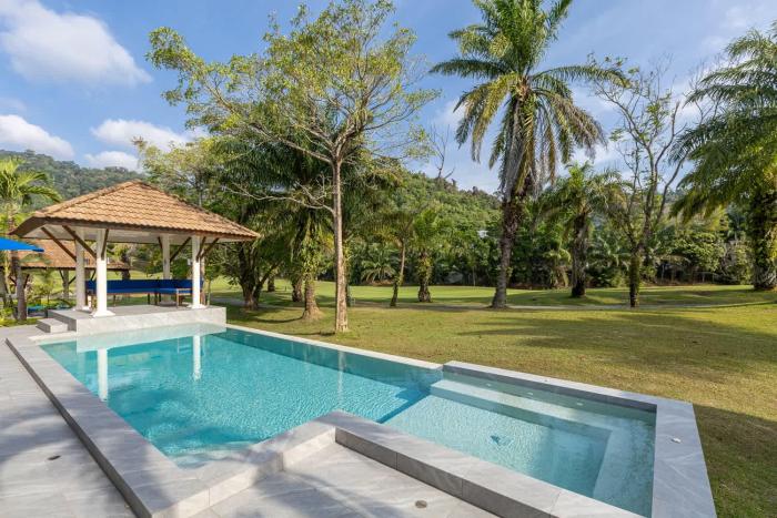 Baan Sawan Garden Villa Elegant 2BR Pool Villa Overlooking Loch Palm Golf
