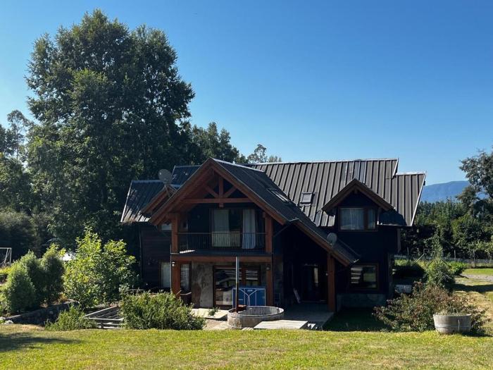 House 4d 3b Exclusive residential neighborhood in Pucón