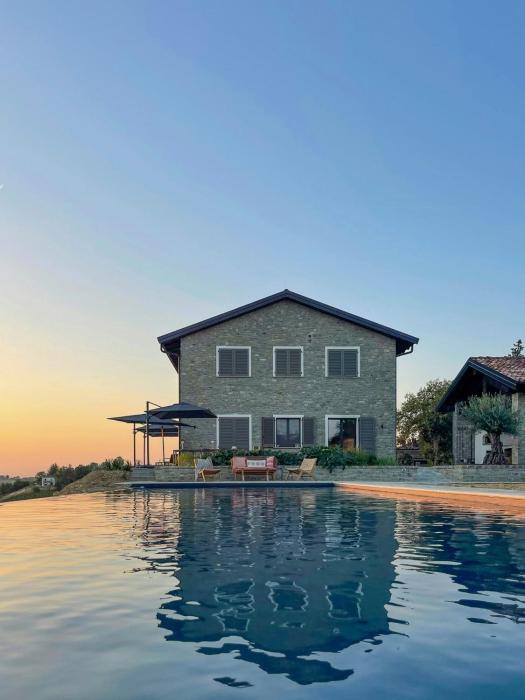 New Villa With Infinity Pool Near Acqui Terme