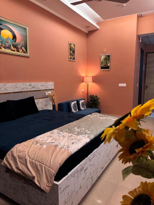 Good vibes only gaur city center studio apartment