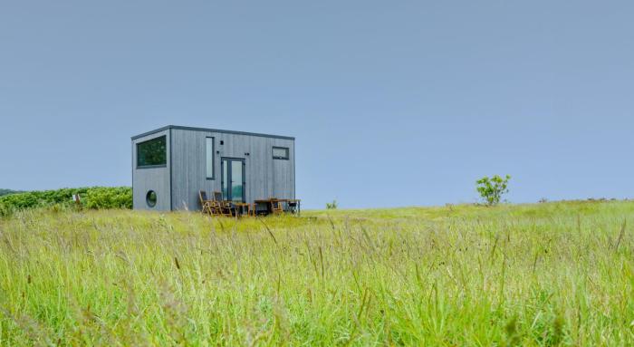 Tiny Seaside - Skarrev