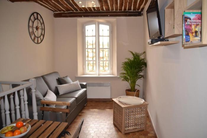 Lovely apartment in Old Town of Antibes 3 pers