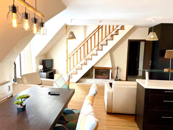 Dreaming apartment with tree Mountain view