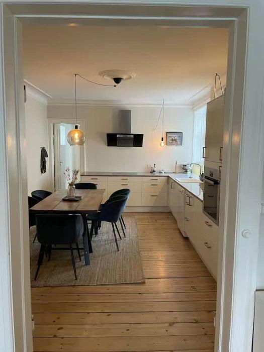 Luxe Kings Garden view apartment