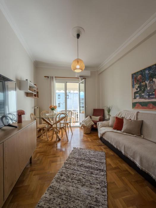 Sunny Nest, Stylish & Bright Urban Retreat