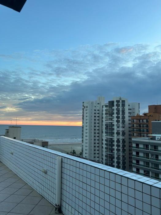 Cobertura a 50m da praia