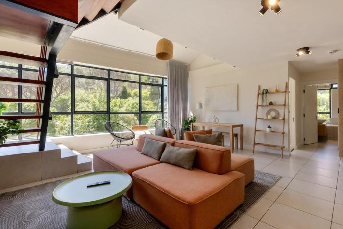 Peaceful Two-Bedroom Camps Bay Apartment