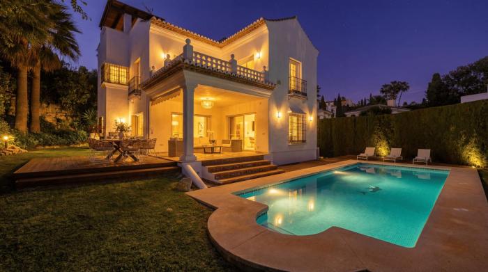 VACATION MARBELLA I Villa Nadal, Private Pool, Lush Garden, Best Beaches at Your Doorstep
